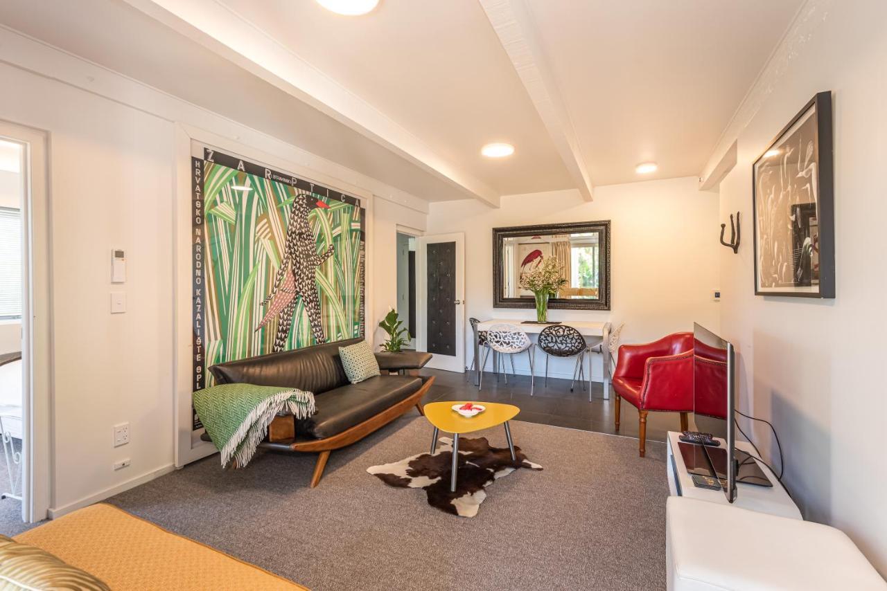 Retro Living - Lush Garden Apartment Christchurch Luaran gambar