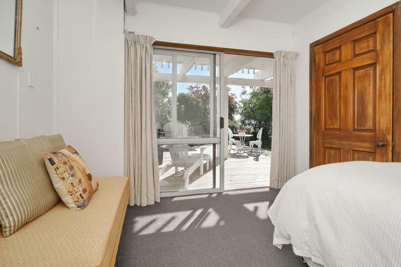 Retro Living - Lush Garden Apartment Christchurch Luaran gambar