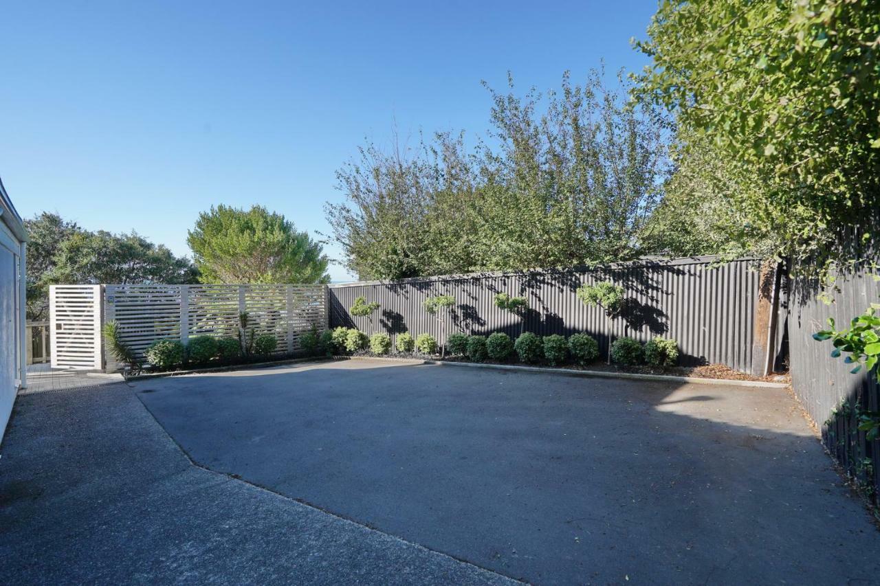 Retro Living - Lush Garden Apartment Christchurch Luaran gambar